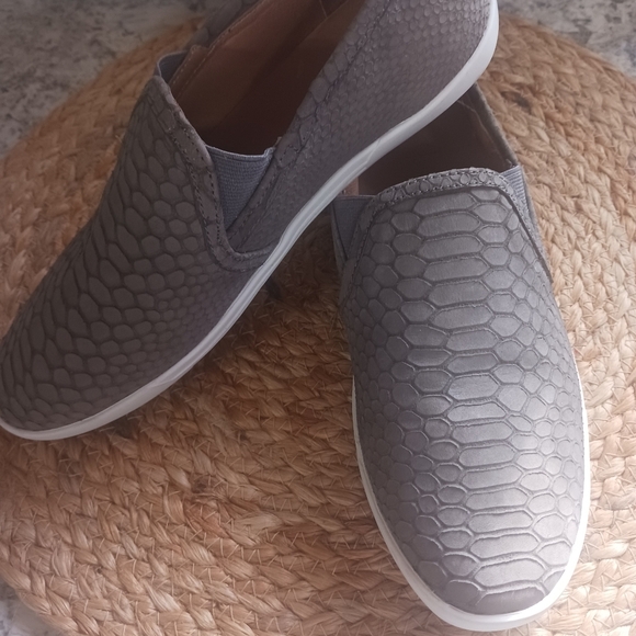 Joie Kidmore Snake-Print Slip-On Sneakers  Size 37 US 6.5 - Picture 5 of 6